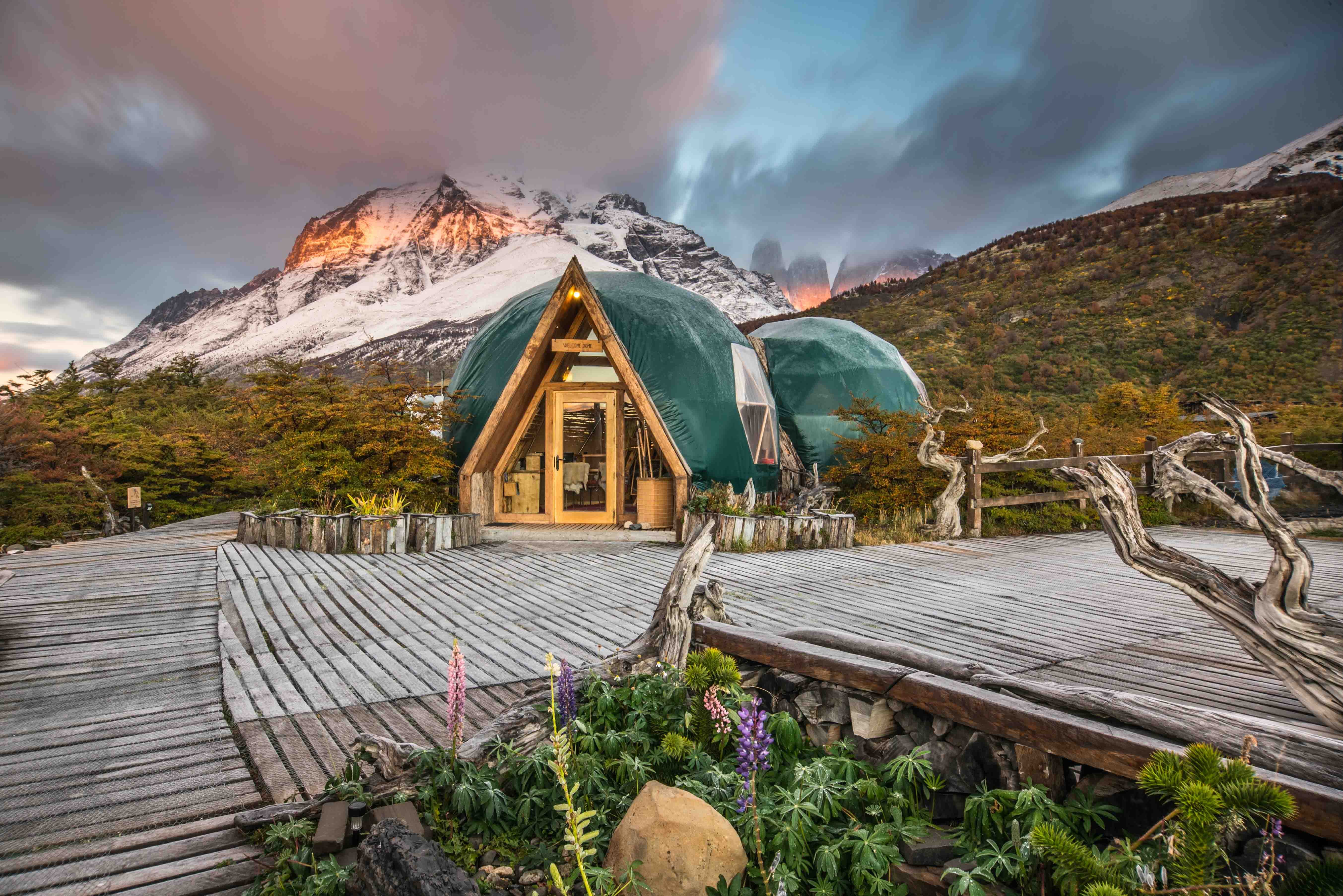 perforere Stol Alaska Explore the World's 1st Geodesic Hotel in Pictures