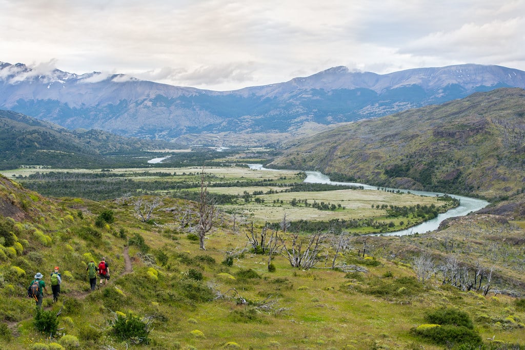 Hiking along the Paine River