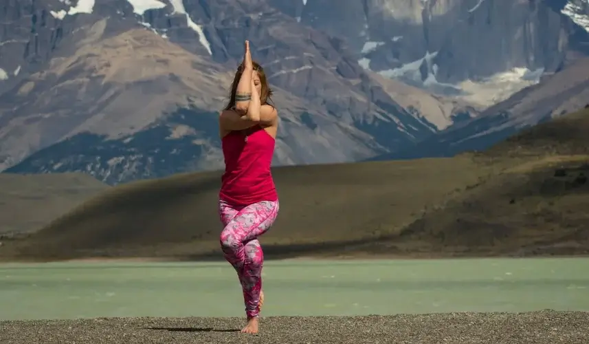 Yoga Laguna Azul Torres del Paine