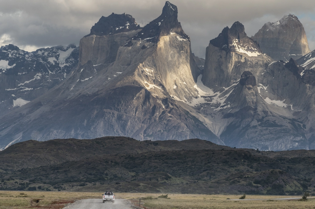 Driving to los Cuernos