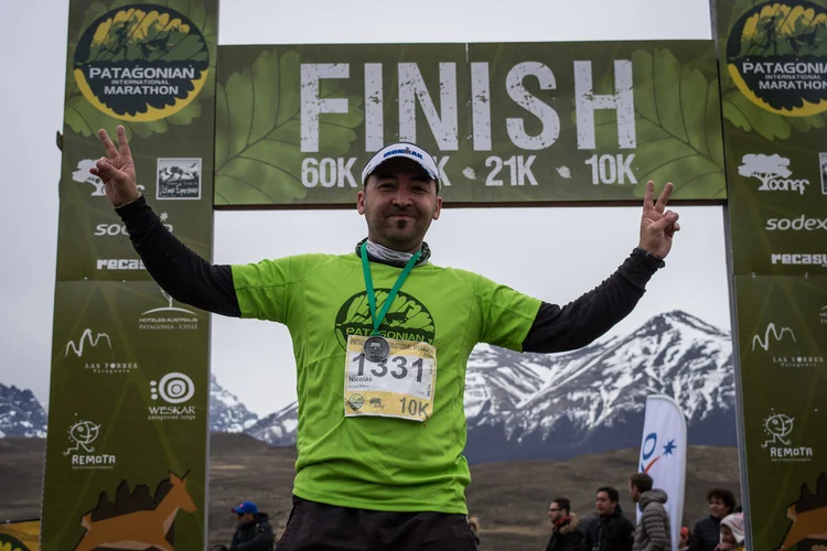 Nicolas Araya running the Patagonian International Marathon